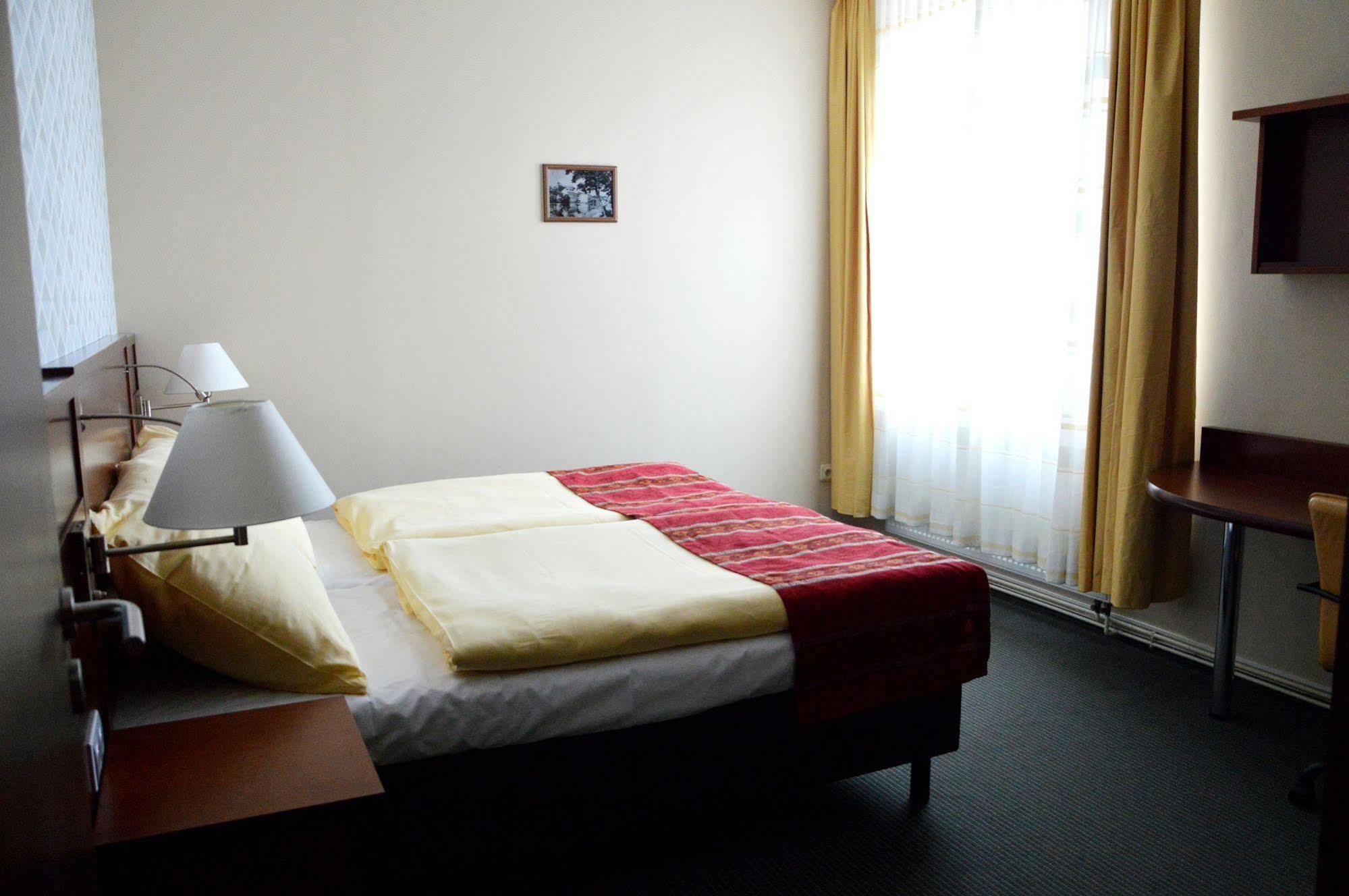 Pension Falconi Kolin Exterior photo